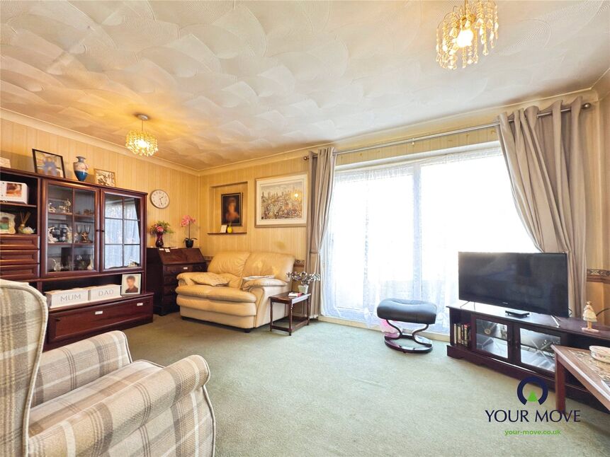 Lounge / Dining Area