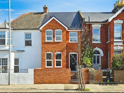 Grange Road, 4 bedroom Mid Terrace House for sale, £300,000