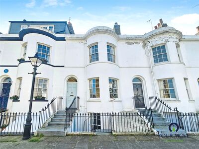 3 bedroom Mid Terrace House for sale