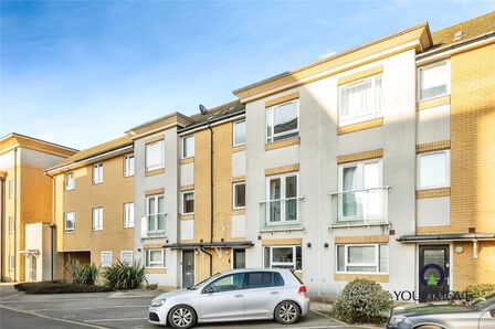 3 bedroom Mid Terrace House for sale