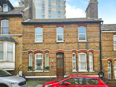 Artillery Road, 2 bedroom  Flat for sale, £170,000