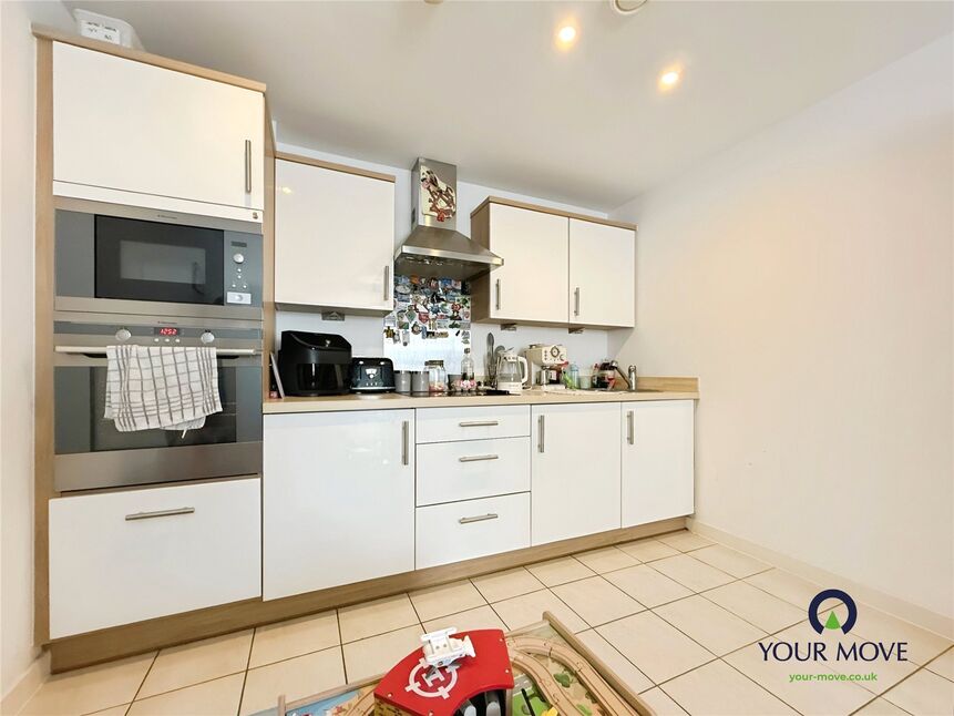 Kitchen / Lounge