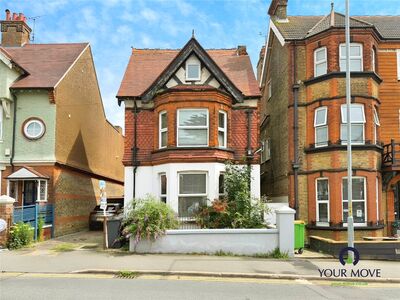 Queens Road, 2 bedroom  Flat for sale, £150,000