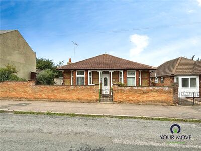 Queens Avenue, 2 bedroom Detached House for sale, £350,000