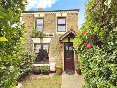 2 bedroom End Terrace House for sale
