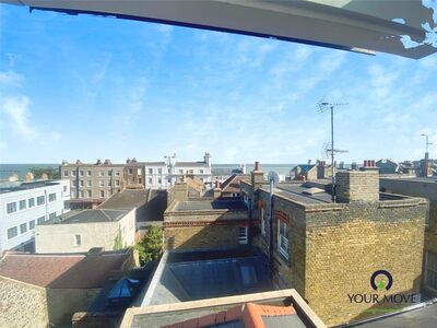 2 bedroom  Flat to rent