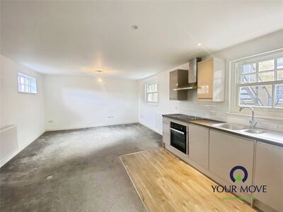 High Street, 1 bedroom  Flat to rent, £850 pcm