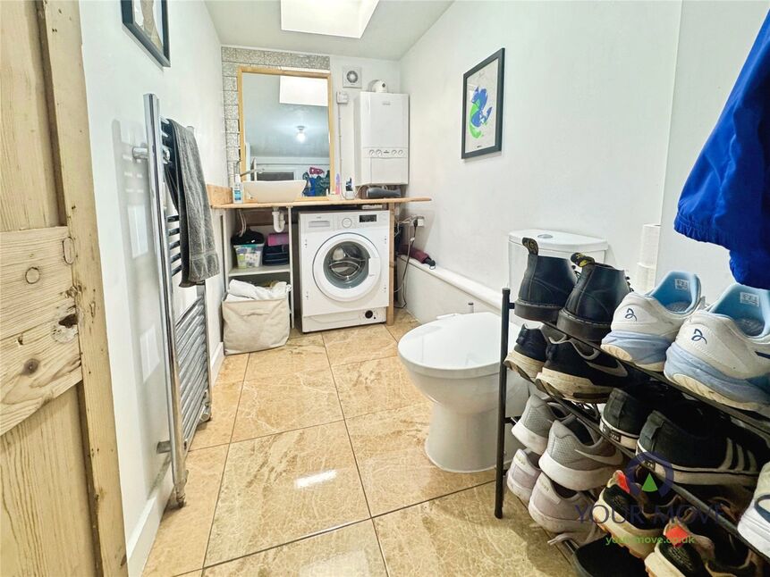 Utility Room WC