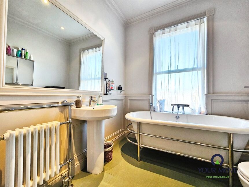 En-Suite Bathroom / WC