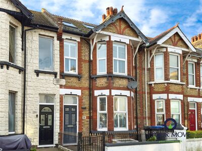 4 bedroom Mid Terrace House for sale