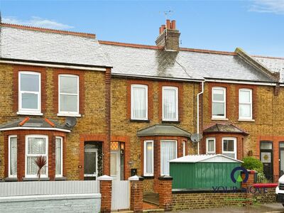 3 bedroom Mid Terrace House for sale