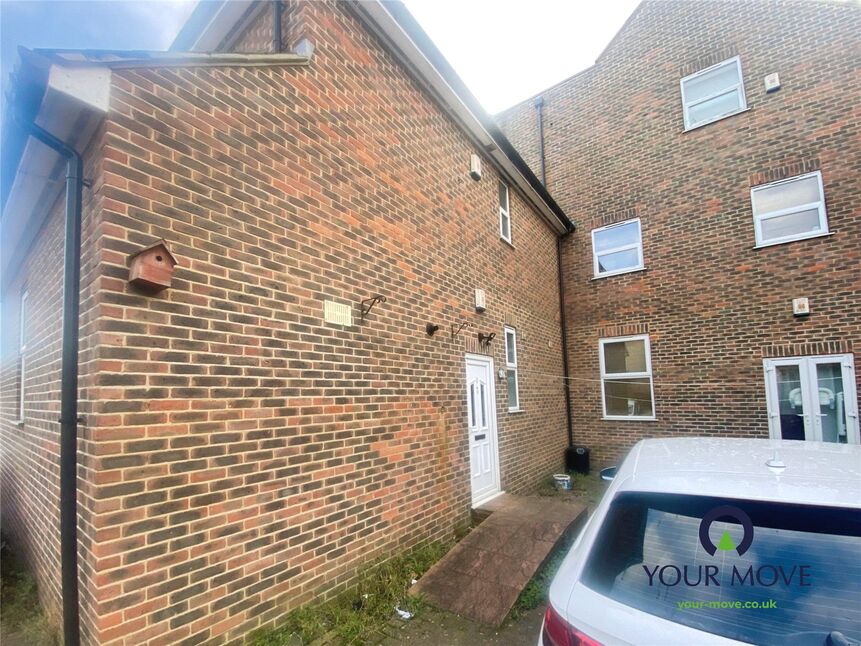 Main image of 2 bedroom Flat to rent, Crescent Road, Ramsgate, Kent, CT11