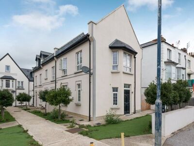 3 bedroom End Terrace House to rent