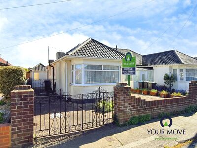 Coxes Lane, 2 bedroom Semi Detached Bungalow for sale, &pound;250,000