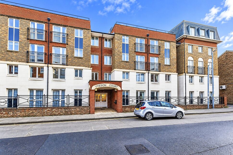 1 bedroom Flat for sale