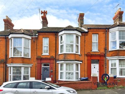 4 bedroom Mid Terrace House for sale