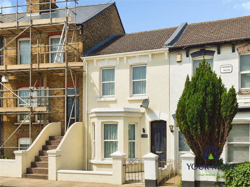 3 bedroom Mid Terrace House for sale