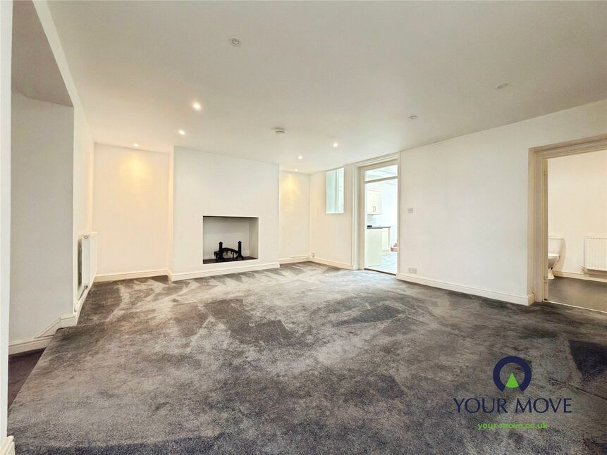 Lounge / Dining Area