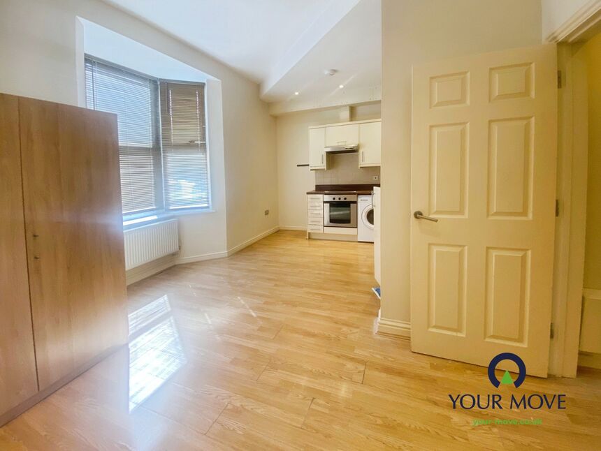 Lounge / Kitchen