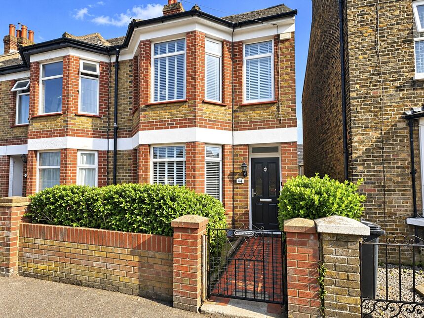Main image of 3 bedroom End Terrace House for sale, Park Road, Ramsgate, Kent, CT11