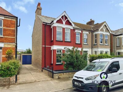 4 bedroom End Terrace House for sale