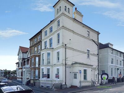 Victoria Parade, 2 bedroom Flat to rent, &pound;1,000 pcm