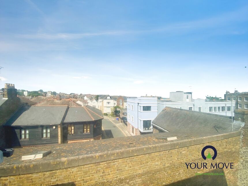 Main image of 1 bedroom Flat to rent, High Street, Broadstairs, Kent, CT10