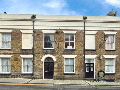 3 bedroom Mid Terrace House to rent
