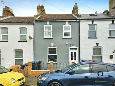 Hillbrow Road, 4 bedroom Mid Terrace House to rent, &pound;1,600 pcm