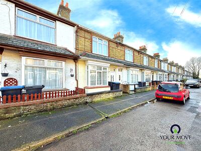 Cheriton Avenue, 3 bedroom Mid Terrace House to rent, &pound;1,350 pcm