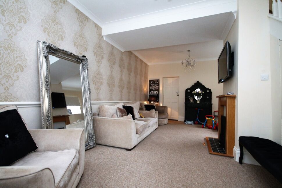 Main image of 3 bedroom Semi Detached House to rent, Cotleigh Road, Romford, RM7
