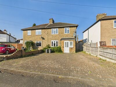 Jutsums Lane, 3 bedroom Semi Detached House to rent, £2,000 pcm