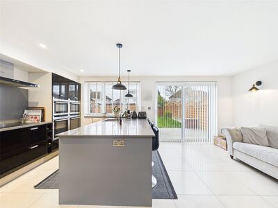 4 bedroom Semi Detached House for sale