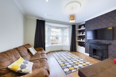 Stockland Road, 3 bedroom Semi Detached House to rent, £1,900 pcm