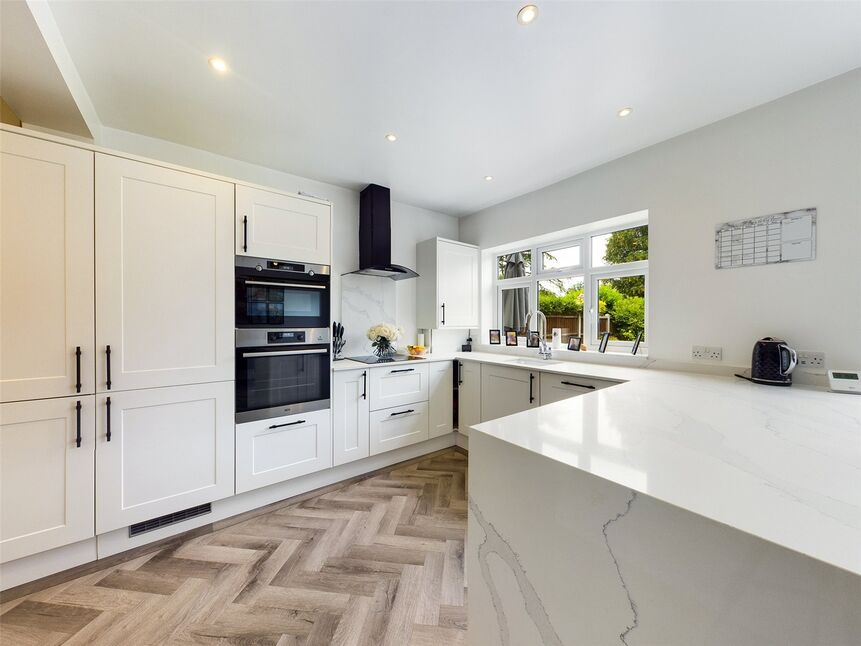 Main image of 3 bedroom Semi Detached House to rent, Kenilworth Gardens, Hornchurch, RM12