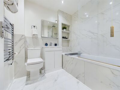 Holland Close, 1 bedroom  Flat to rent, £1,500 pcm