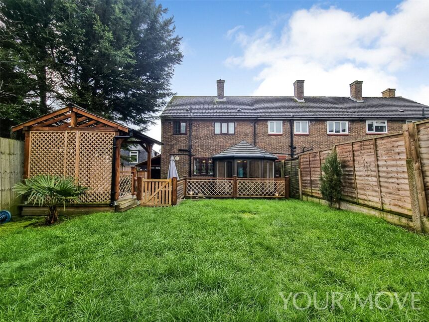3 bedroom End Terrace House for sale, Whitchurch Road, Romford, RM3 £