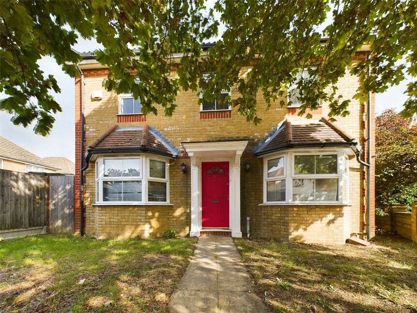 4 bedroom Detached House for sale, Foxglove Road, Rush Green, RM7 £