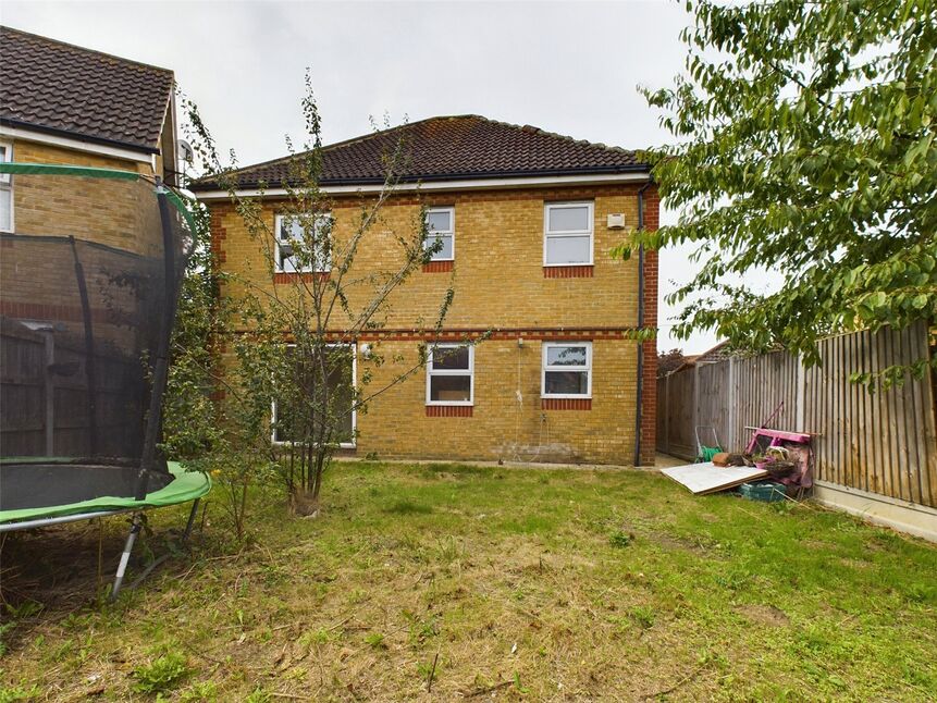 4 bedroom Detached House for sale, Foxglove Road, Rush Green, RM7 £