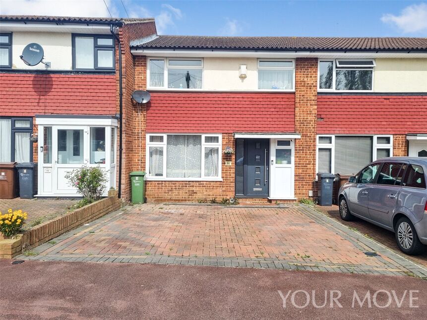 3 bedroom Mid Terrace House for sale, Ashvale Gardens, Romford, RM5 £