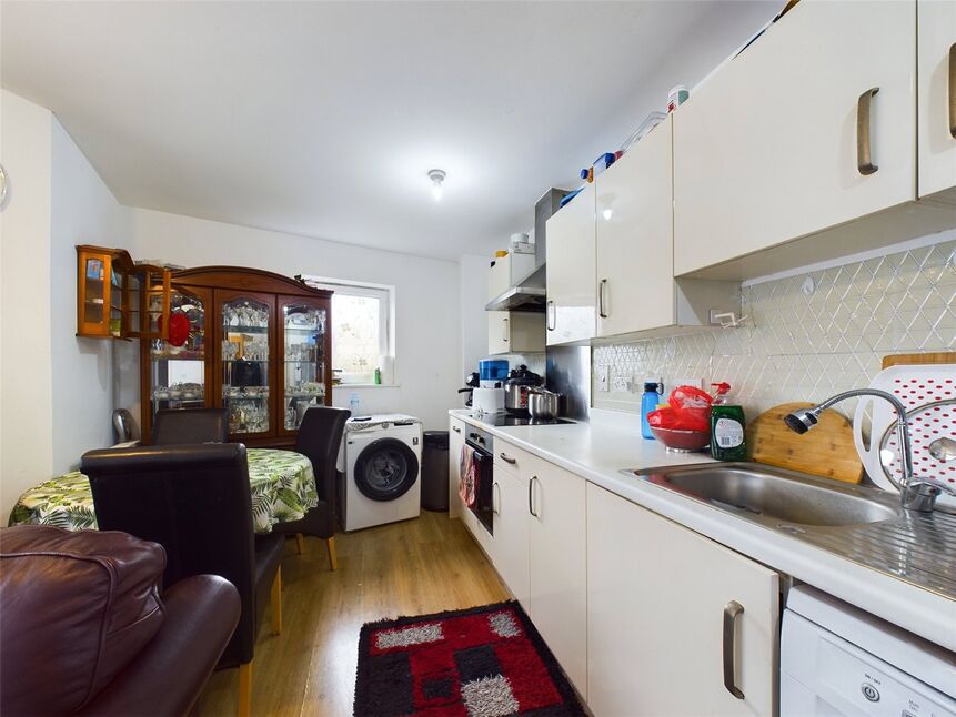Kitchen / Living Area