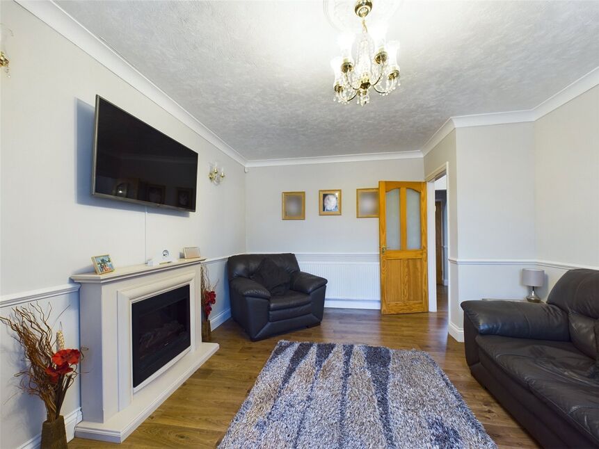 3 bedroom End Terrace House for sale, Dagnam Park Square, Romford, RM3