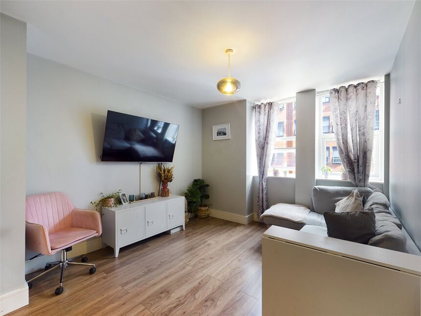 Main image of 2 bedroom Flat to rent, Mercury Gardens, Romford, RM1