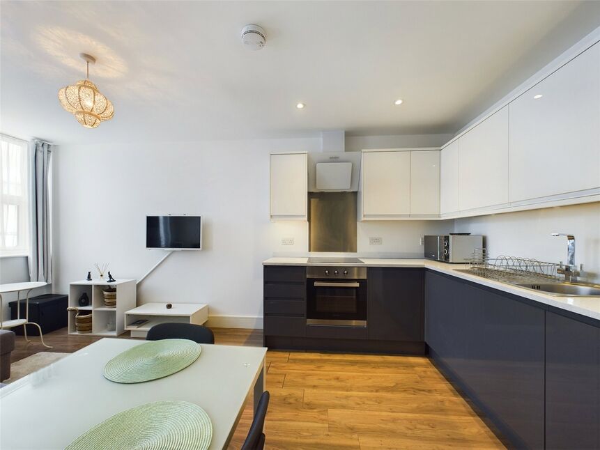 Kitchen / Living Area