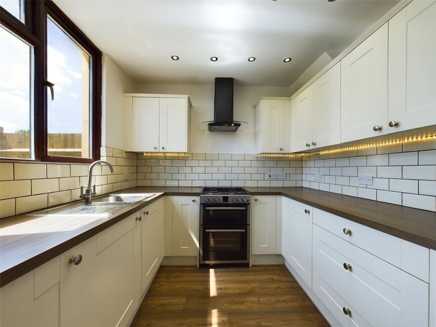 Main image of 3 bedroom Mid Terrace House to rent, Arterial Avenue, Rainham, RM13