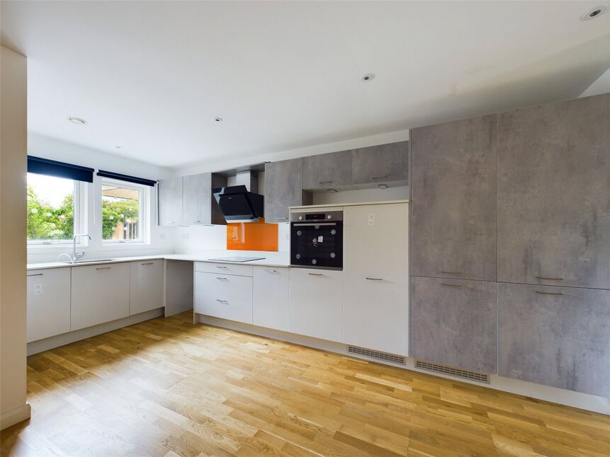 Main image of 5 bedroom Detached House to rent, Grover Gardens, Romford, RM5