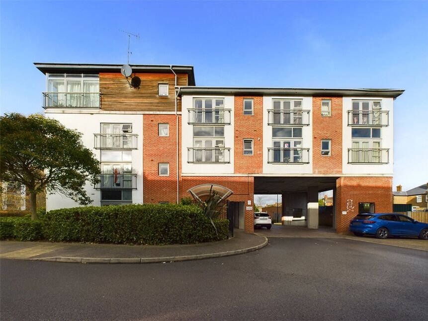 Main image of 2 bedroom Flat to rent, Riverside Close, Romford, RM1