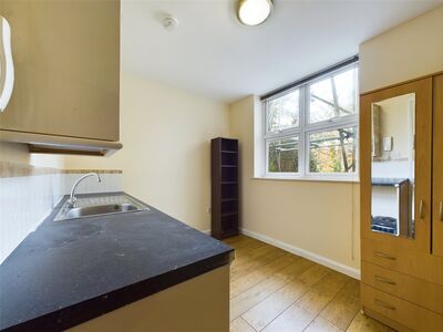 Eastern Road,  Flat to rent, £600 pcm