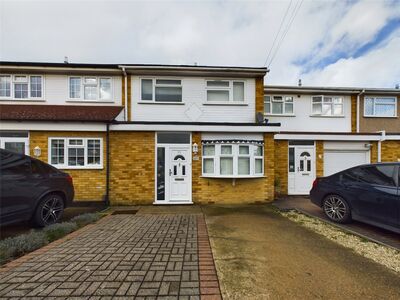 Birch Close, 3 bedroom Mid Terrace House for sale, £425,000