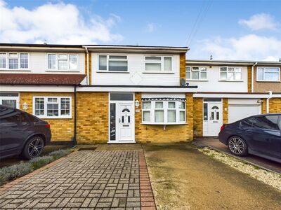 3 bedroom Mid Terrace House for sale